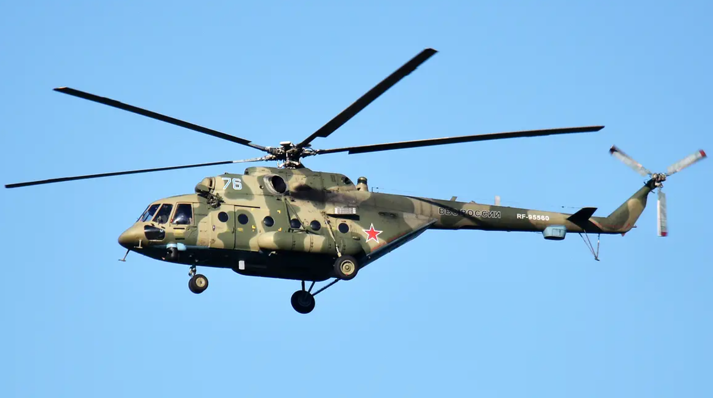 A Mi-8AMTSh Hip&nbsp;helicopter of the kind flown by Maxim Kuzminov. <em>Anna Zvereva/Wikimedia Commons</em><br>