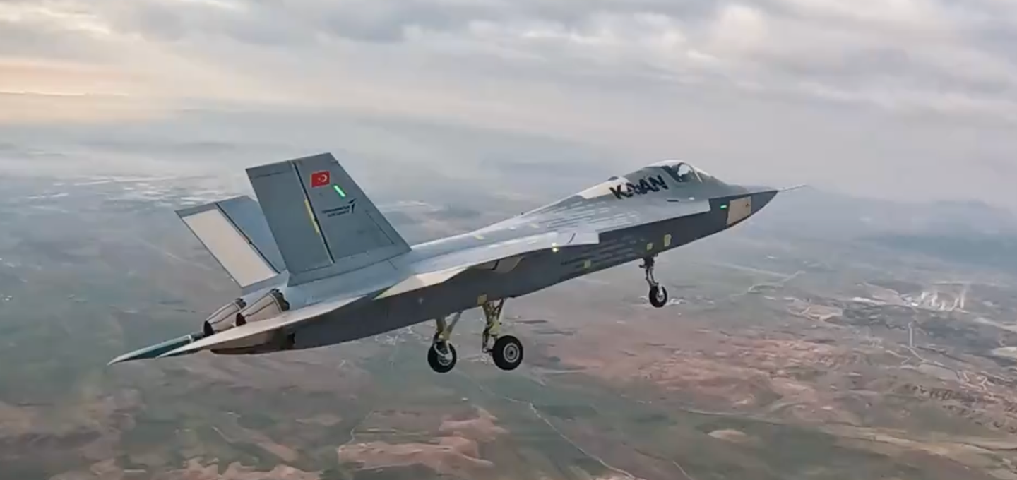 A screencap from the official video showing the first flight of the TF Kaan. <em>@halukgorgun/via X</em>