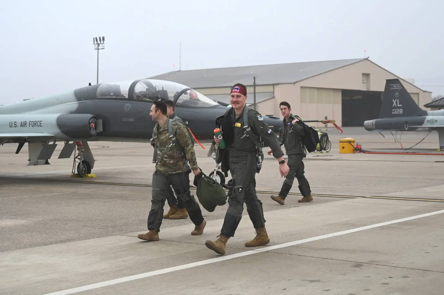 U.S. Air Force pilots walk to their T-38 jet trainers at Laughlin Air Force Base, Texas. <em>USAF</em>