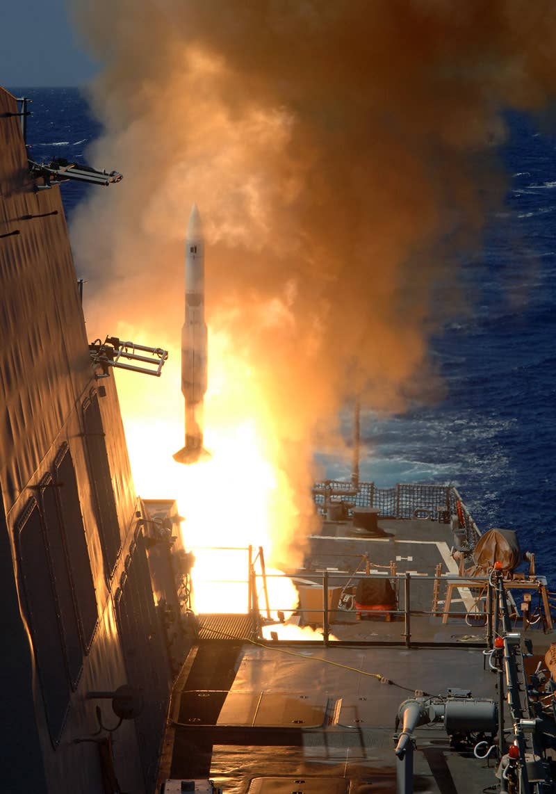 A Standard Missile 2 (SM-2) launched from the Vertical Launching System (VLS) aboard the destroyer USS <em>O’Kane</em>. <em>US Navy</em>