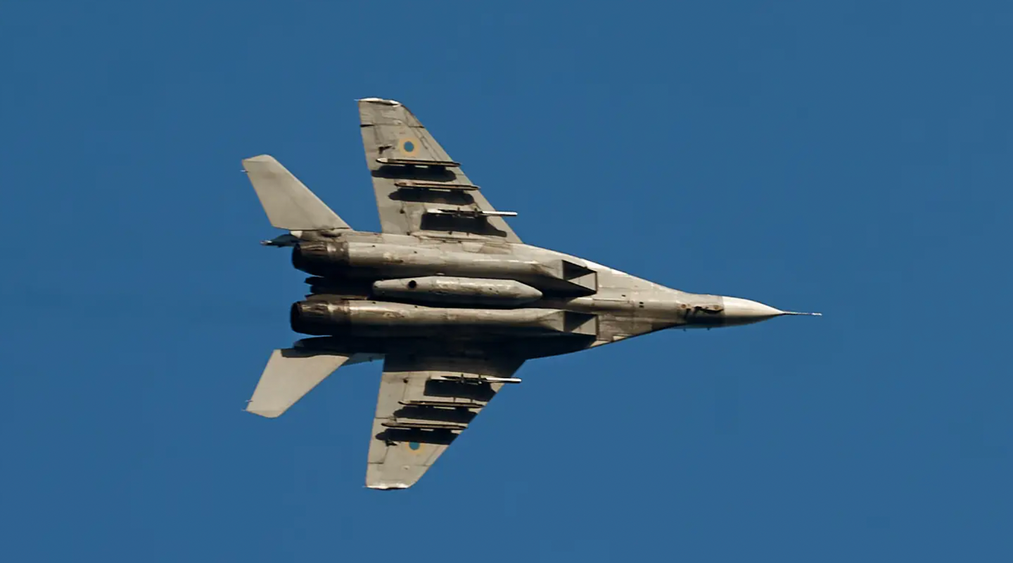 An unarmed MiG-29 with the underwing pylon system used for the JDAM-ER — and apparently also Hammer. <em>Ukrainian Air Force</em>