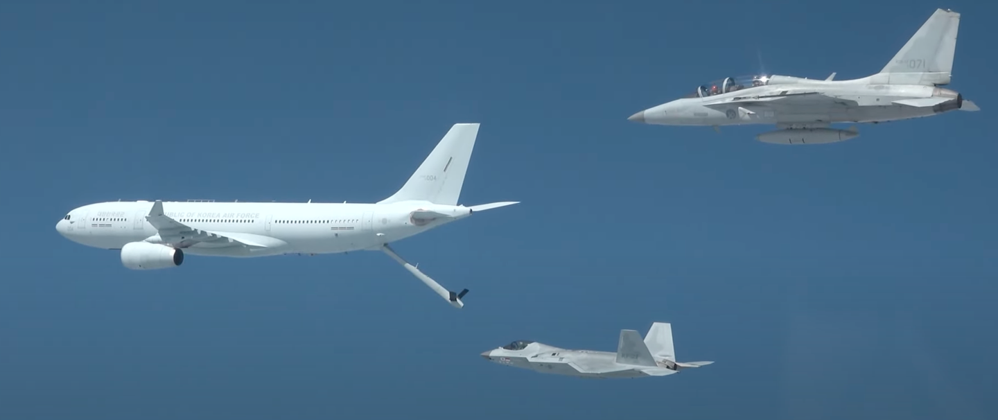 Three of the aircraft involved in the first-of-its kind refueling trials for the KF-21: KC-330 Cygnus, fifth prototype KF-21, and FA-50 chase plane. <em>DAPA screencap</em>