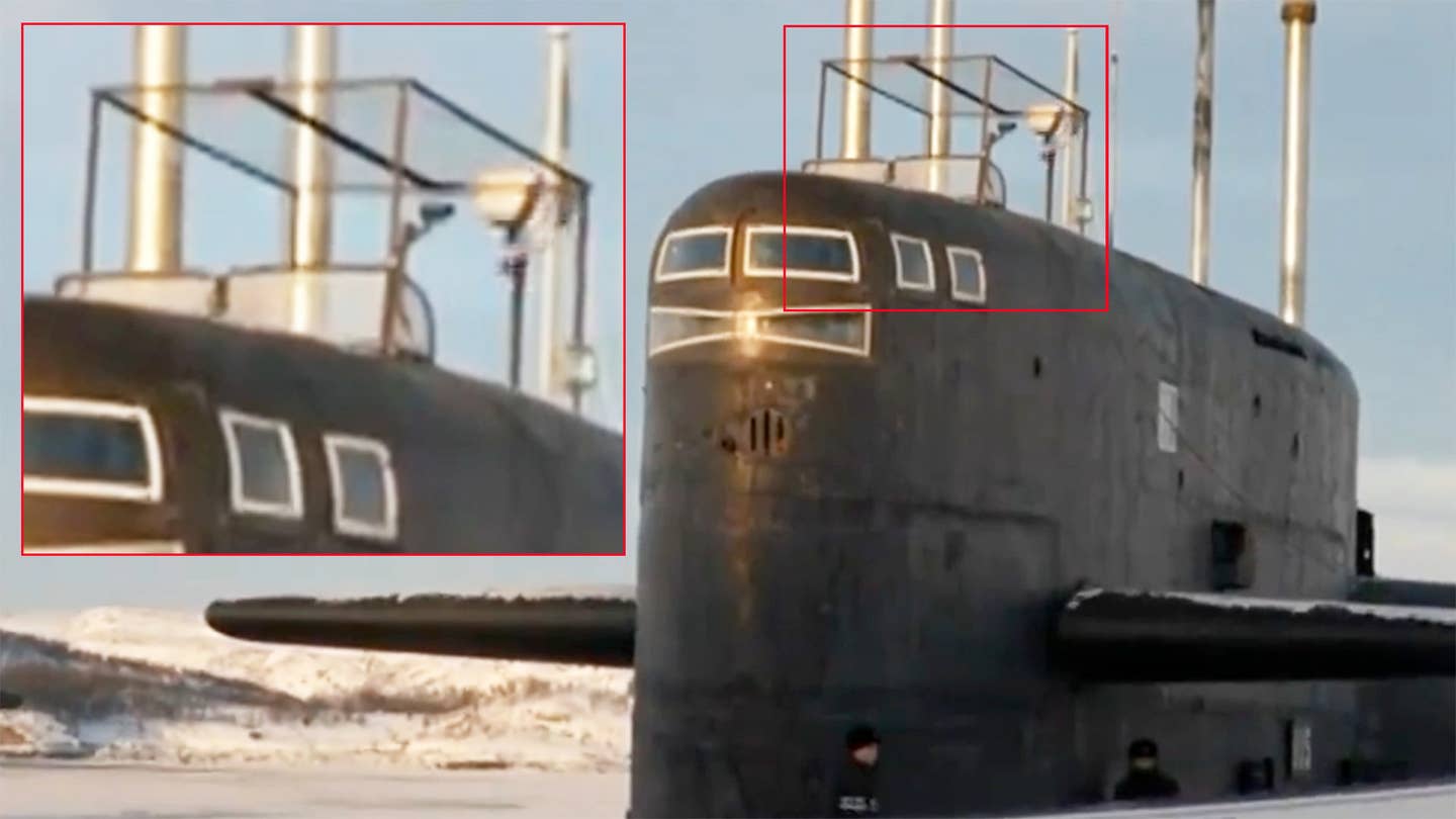 What looks to be a counter-drone armor screen has appeared on the conning tower of the Russian nuclear ballistic missile submarine Tula.
