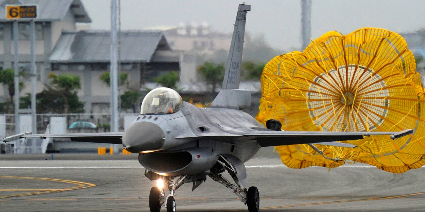 A US-made F-16 fighter lands on the run way at the eastern Hualien air force base on January 23, 2013. The Taiwan air force demonstrated their combat skills at the Hualien air base during an annual training before the coming lunar new year.