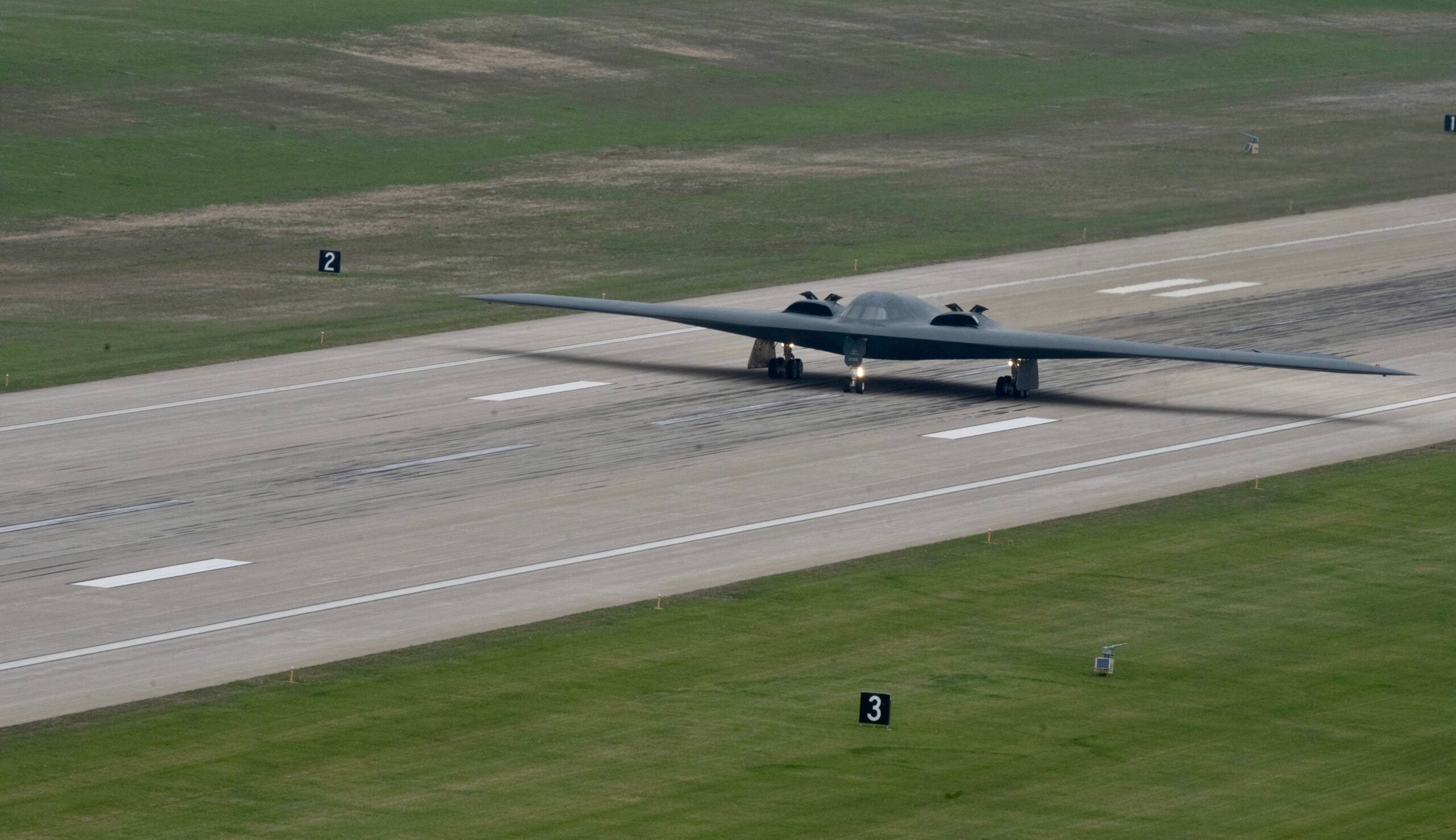 A B-2 Spirit stealth bomber assigned to the 509th Bomb Wing taxis to the runway at Whiteman Air Force Base, Mo., April 15, 2024. Team Whiteman executed a mass fly-off of 12 B-2s to cap off the annual Spirit Vigilance exercise. Routine training ensures that Airmen are always ready to execute global strike operations… anytime, anywhere. (U.S. Air Force photo by Airman 1st Class Hailey Farrell)
