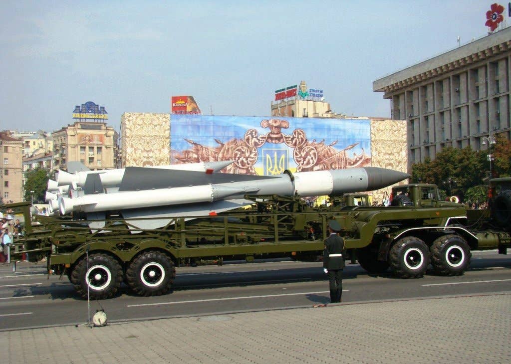 Ukrainian S-200 missiles during the Independence Day parade in Kyiv, Ukraine, in 2008. <em>Віталій/Wikimedia Commons</em>