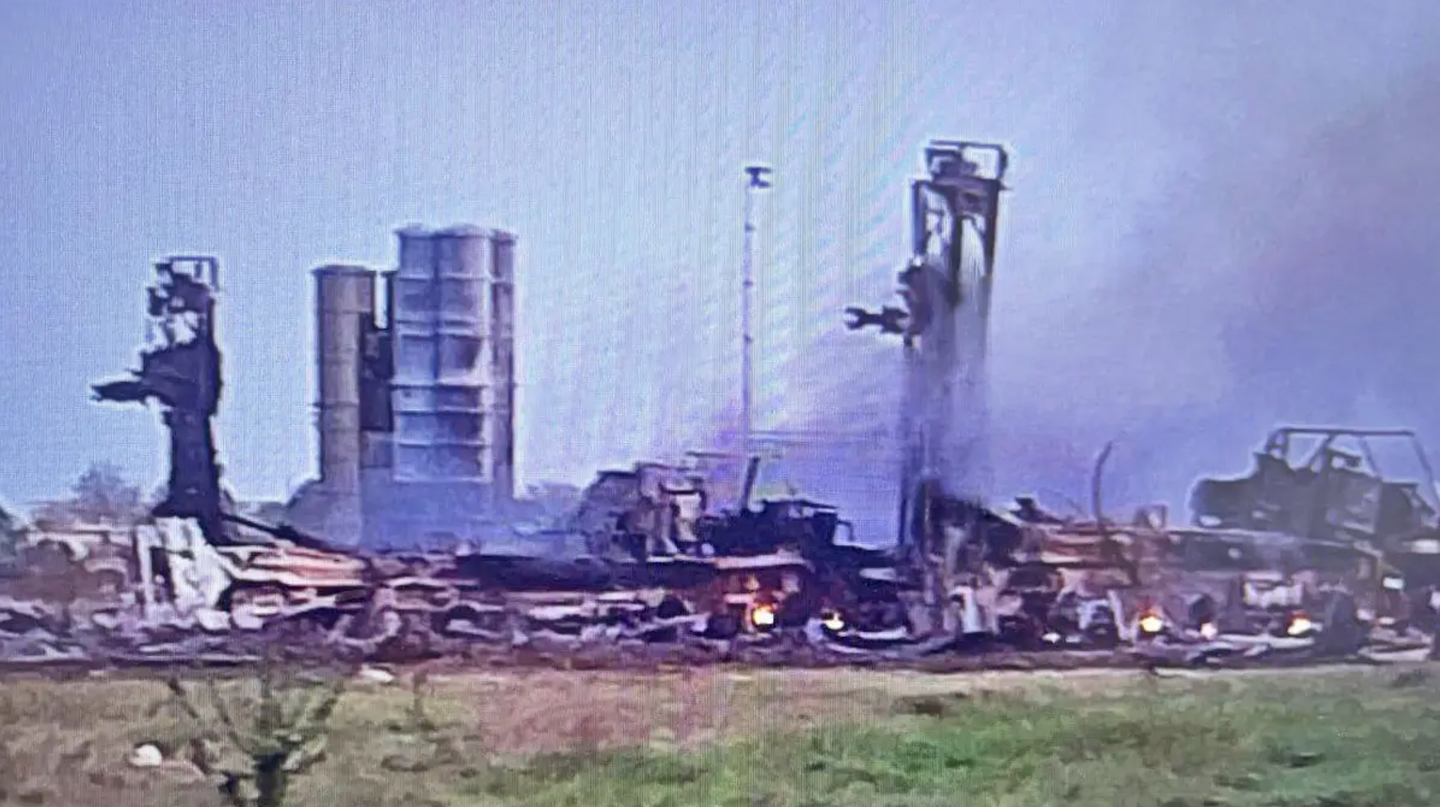 A photo that purports to show the aftermath of the attack on Dzhankoi suggests that at least three transporter-erector-launchers (TELs) associated with the S-400 and/or S-300 systems were at least damaged. <em>via X</em>