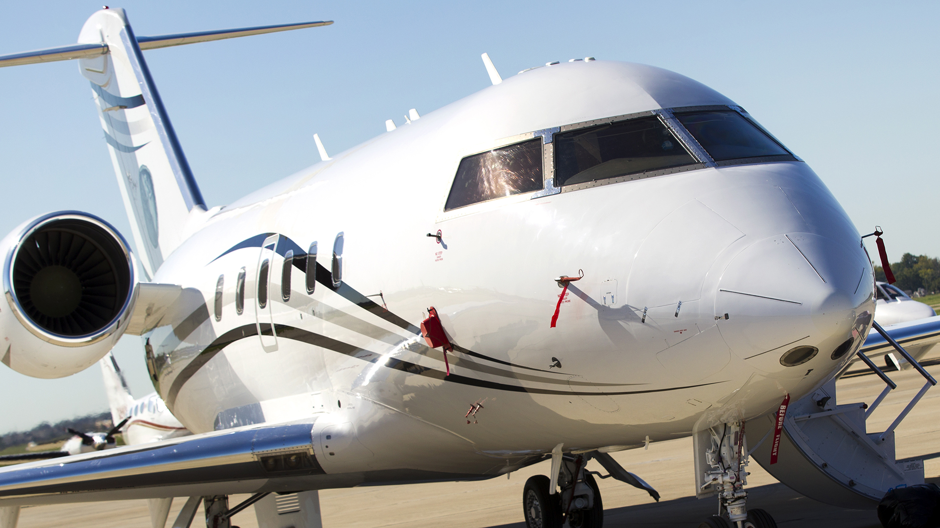 Private jet registration can be hidden by FAA based on new bill.