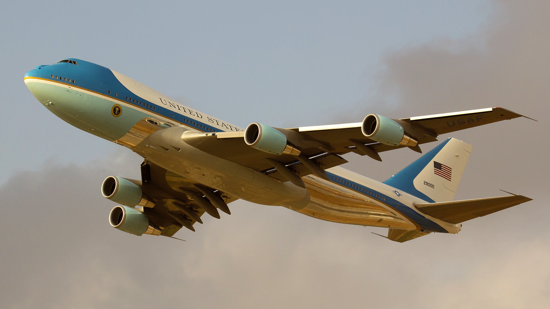Top General Confirms White House Axed New Air Force One’s Aerial Refueling Capability