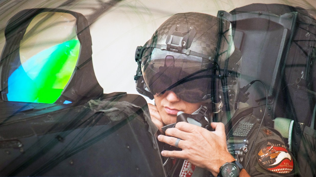 F-22 Raptor Pilots Give New Helmets A Spin