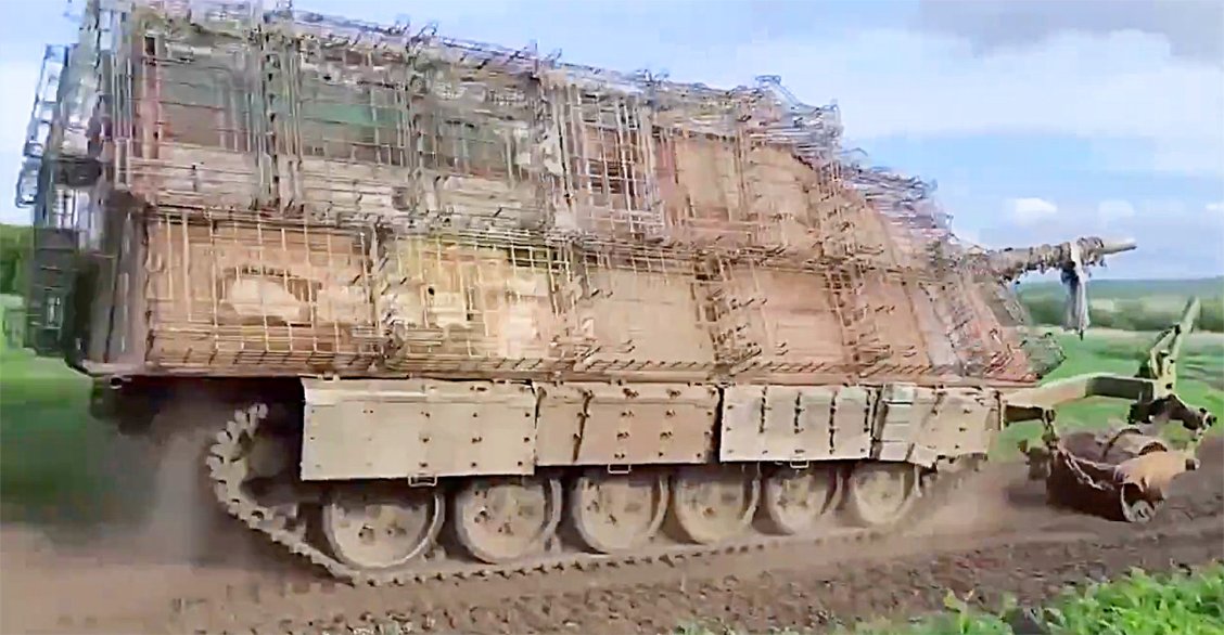 New Russian Turtle Tank With Cage-Like Armor Emerges On Ukrainian ...