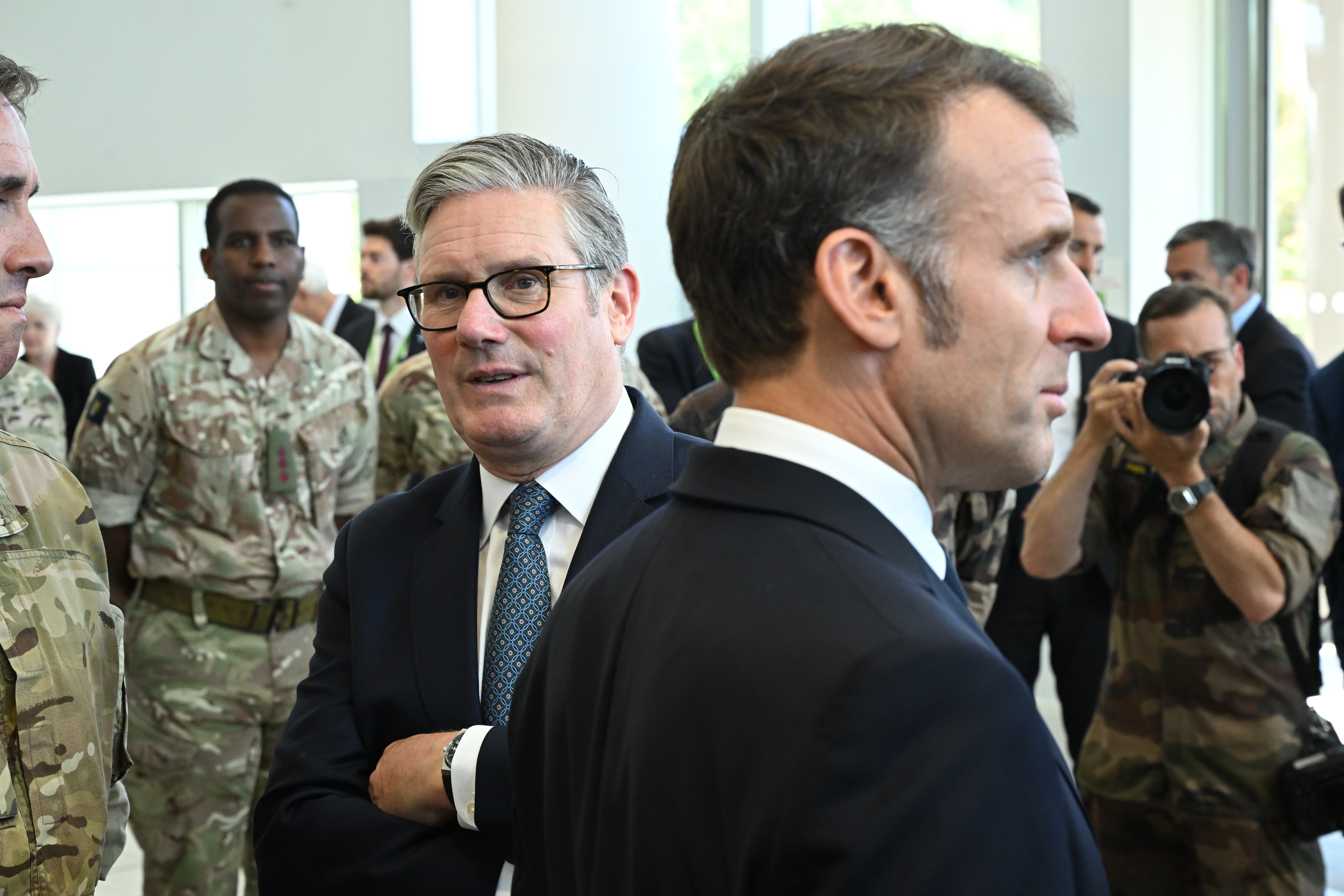 LONDON, ENGLAND - JULY 10: British Prime Minister Keir Starmer and French President Emmanuel Macron during a joint military visit to the MARCOM centre, maritime command centre in Northwood, on July 10, 2025 in London, England. President Emmanuel Macron and Mrs Brigitte Macron visit the UK in the first visit State Visit made by France in 17 years. They are staying at Windsor Castle, hosted by King Charles III and Queen Camilla, and a banquet will be held there in their honour. The Macrons will visit Imperial College, and the President will address Parliament during his stay. (Photo by Leon Neal/Getty Images)