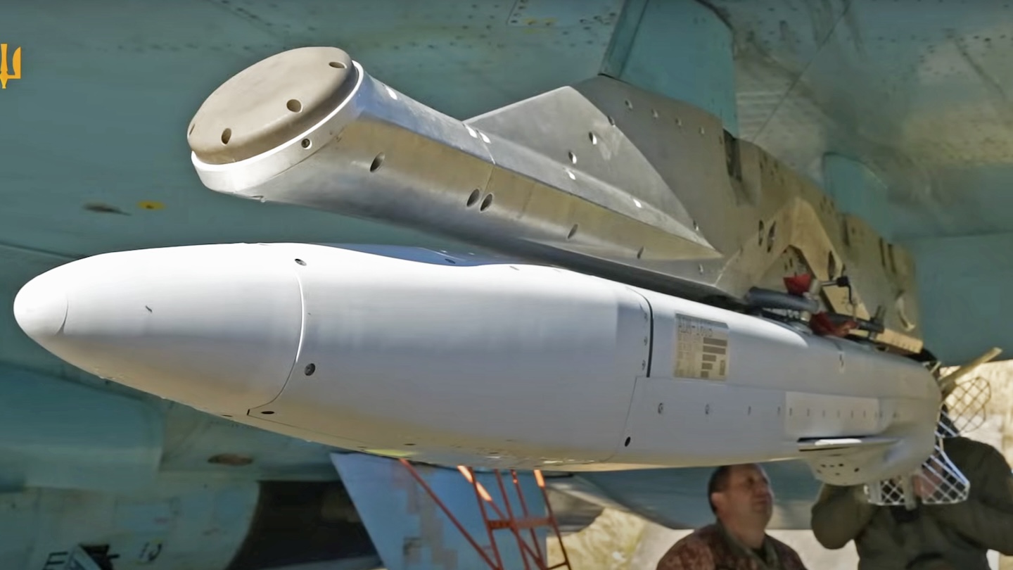 Newly published footage shows an ADM-160 Miniature Air Launched Decoy (MALD) fitted to a Ukrainian Air Force Su-27 Flanker fighter. The video confirms that the store is used by both this and Ukraine’s MiG-29 Fulcrum jets and also that it is carried on the same specially adapted underwing pylon that is used for various Western-supplied guided munitions.
