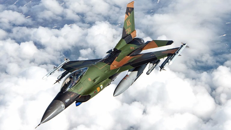 Aggressor-F-16-alaska-copy.jpg