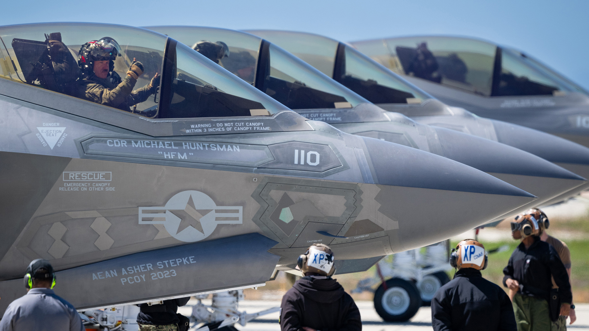 Air Test and Evaluation Squadron (VX) Nine, Edwards Detachment Officer in Charge Cmdr. Michael “HFM” Huntsman signals to his plane captain that he is ready to taxi his F-35C Lightning II for take-off on a training exercise Sept. 16, 2024 during Gray Flag at Naval Base Ventura County Point Mugu. Gray Flag is an annual large-force test event that brings the joint force together to test and evaluate multi-domain systems in a maritime environment, ensuring our nation’s warfighters are equipped with effective, interoperable systems that will help them deter aggression, protect our nation’s prosperity and security, and return home safely to their families. (U.S. Navy photo by Eric Parsons)