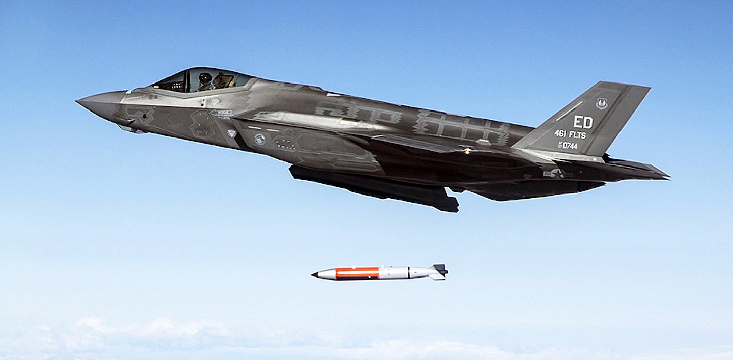 F-35 dropping inert B61-12 first trial