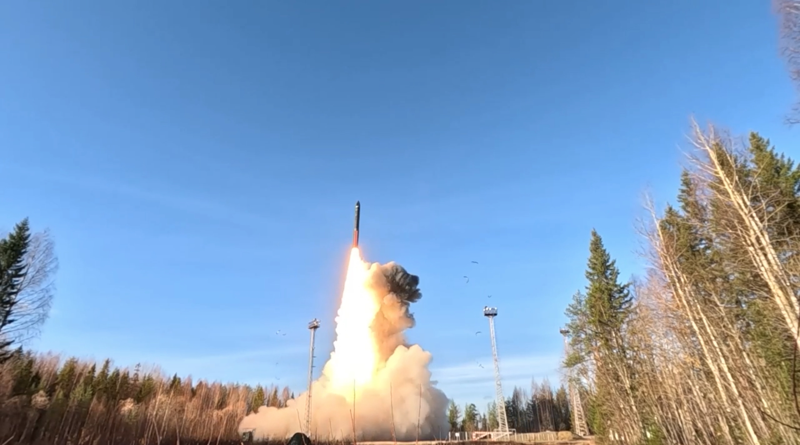 RUSSIA - OCTOBER 22: (----EDITORIAL USE ONLY MANDATORY CREDIT - 'RUSSIAN DEFENSE MINISTRY / HANDOUT' - NO MARKETING NO ADVERTISING CAMPAIGNS - DISTRIBUTED AS A SERVICE TO CLIENTS----) A screen grab shows Russia conducting large-scale exercises of its nuclear triad testing the country's land, sea, and air-based strategic forces on October 22, 2025. (Photo by Russian Defense Ministry/Anadolu via Getty Images)