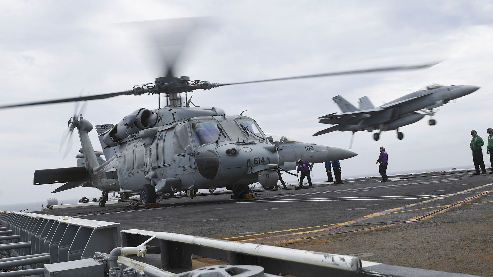 Nimitz hornet and seakhawk crash