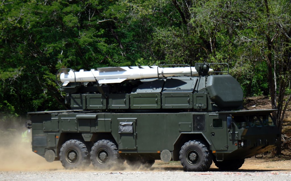 View of a Russian missile system (BUK-M2E) during a military training in Caracas on May 21, 2016. President Nicolas Maduro imposed a state of emergency earlier this week and ordered the two-day war games to show that the military can tackle domestic and foreign threats he says are being fomented with US help. / AFP / JUAN BARRETO (Photo credit should read JUAN BARRETO/AFP via Getty Images)