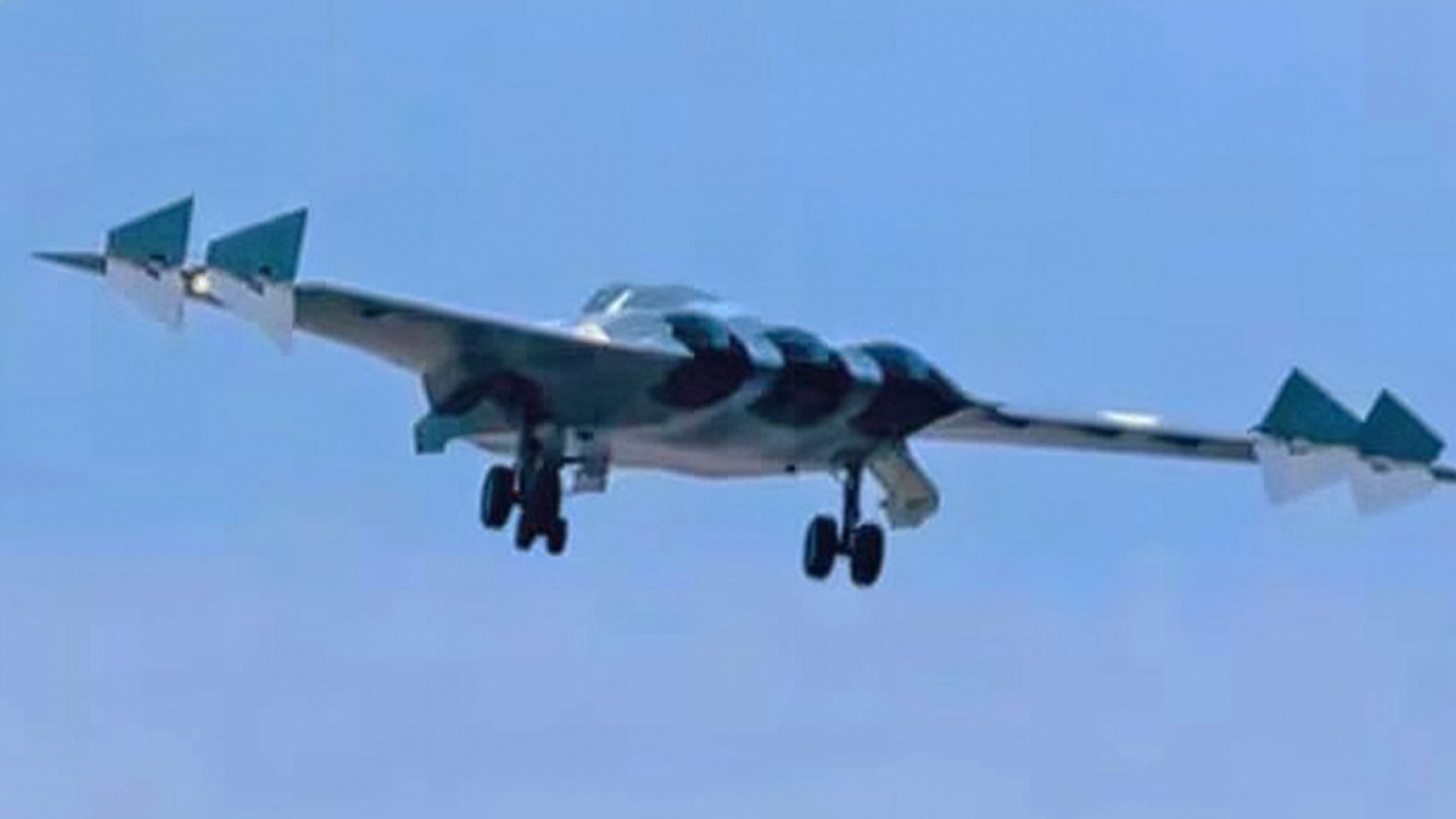 China's J-36 Tailless Stealth Jet's New Thrust Vectoring Nozzles Seen ...