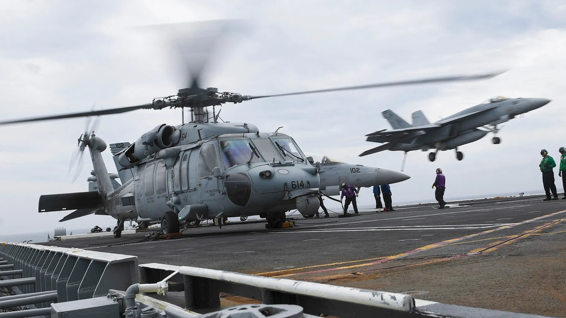mh-60-fa-18-recovered-south-