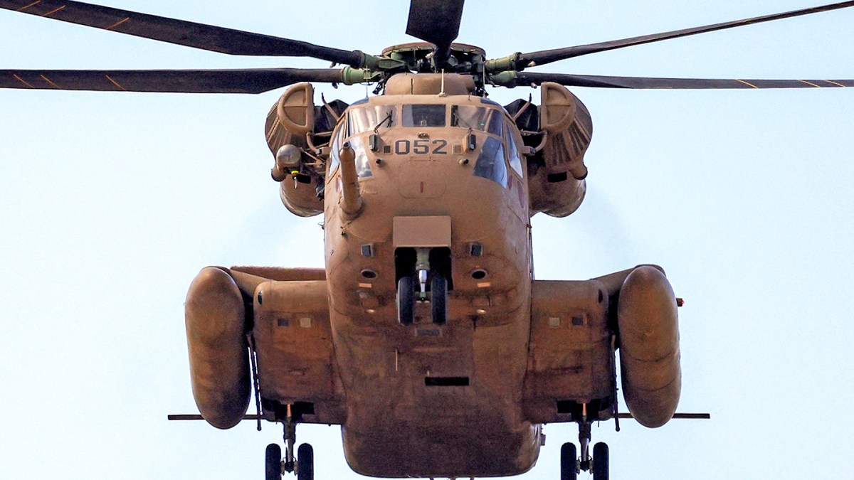 Israeli CH-53 Dropping Stricken UH-60 During Sling-Load Mishap Caught On Video