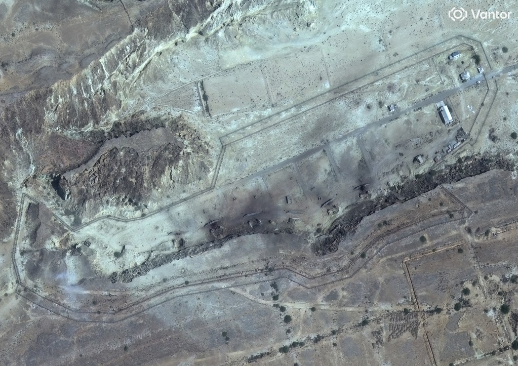 03_overview-of-destroyed-storage-bunkers_konarak-iran_01mar2026_wvl.jpg?w=1024&h=723