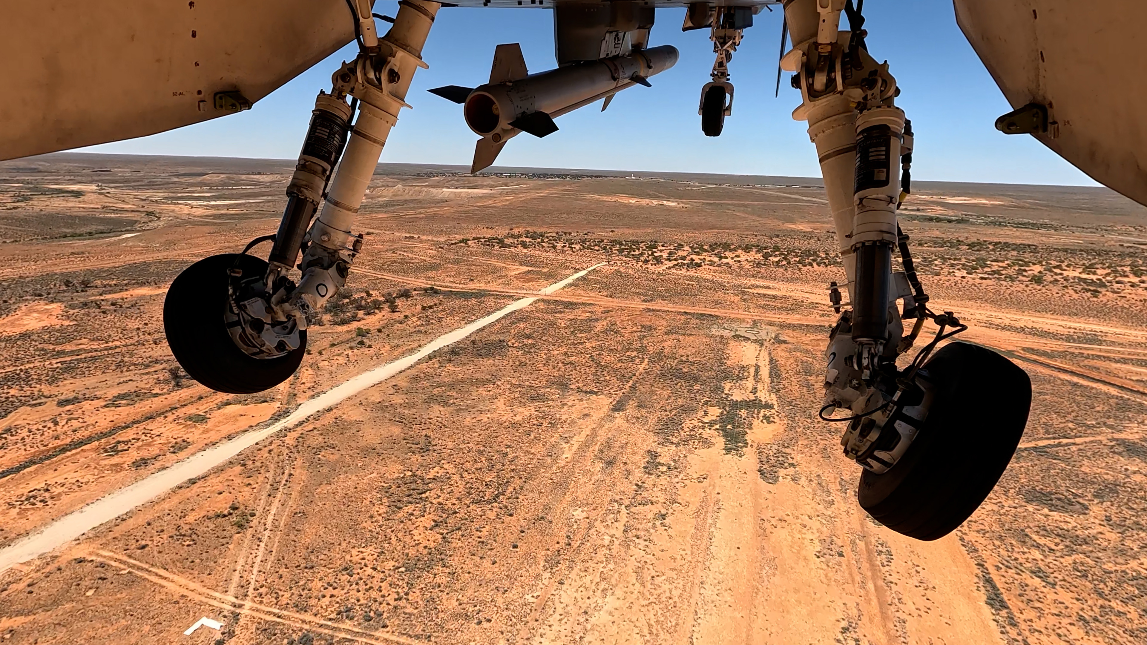 AIM-120 نصب‌شده روی MQ-28A Ghost Bat