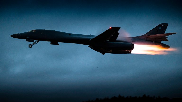 B-1B takeoff at night in afterburner
