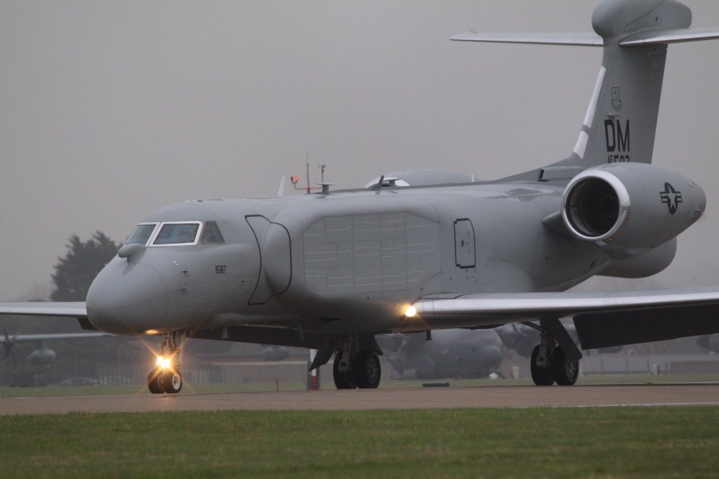 EA-37B Compass Call روی رمپ