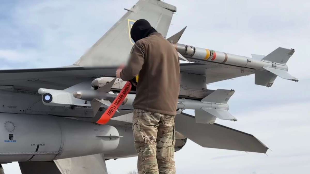 Ukrainian F-16s Had Only A Handful Of Sidewinder Missiles Available: Report