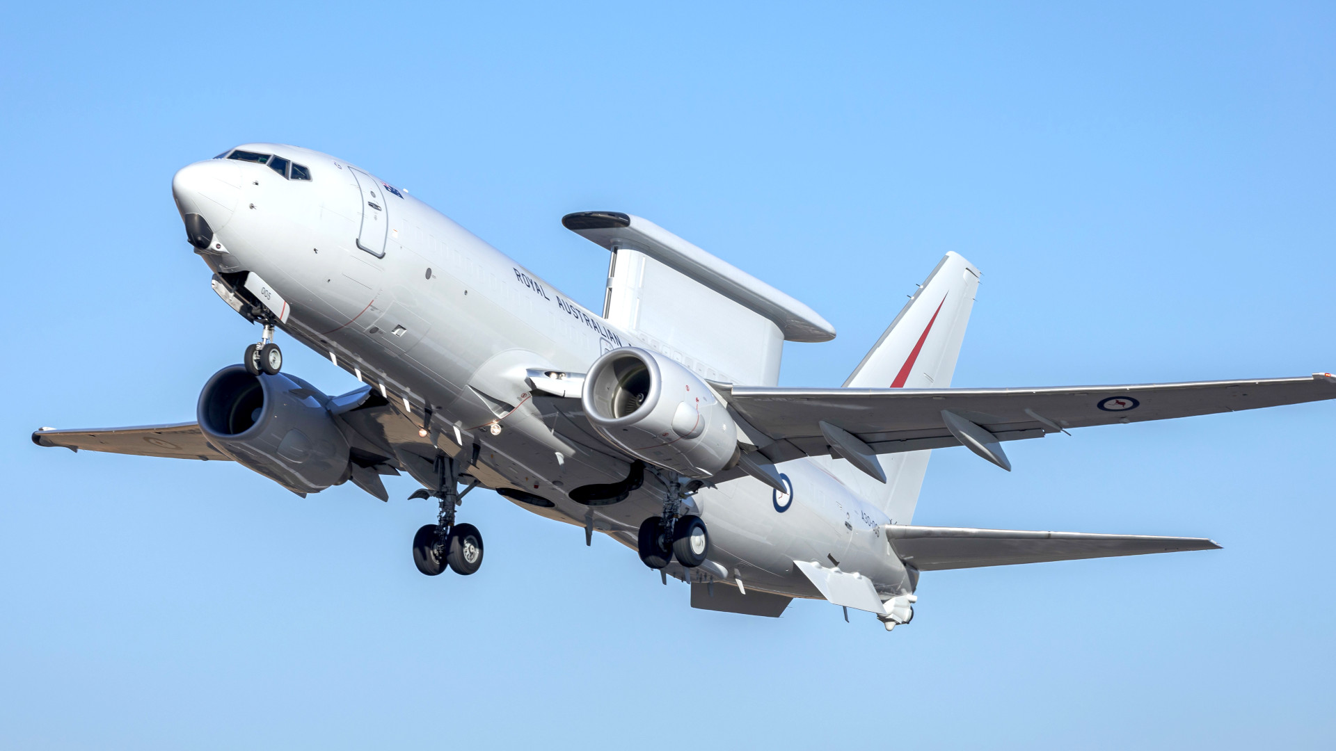 An Australian E-7A Wedgetail airborne early warning and control plane is headed for the Persian Gulf.