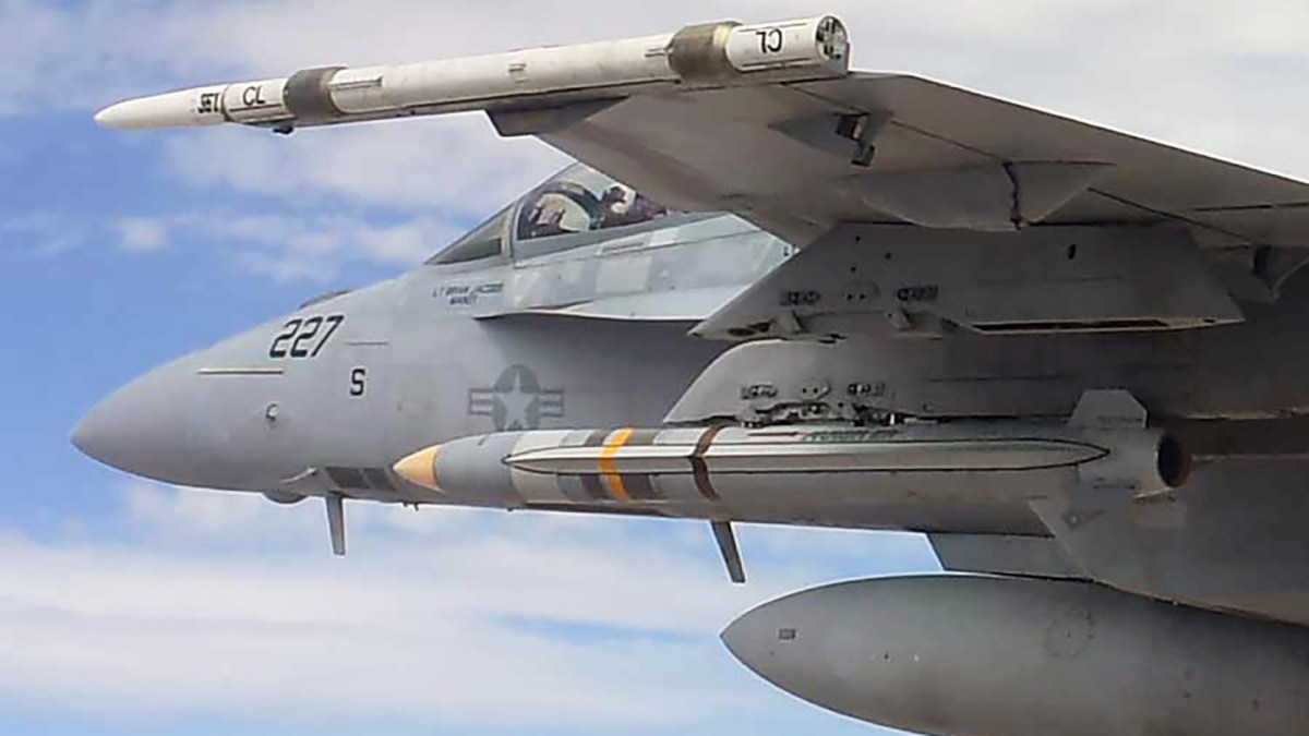Navy Still Pushing To Field New AARGM-ER Radar-Busting Missile This Year Despite "Strategic Pause"