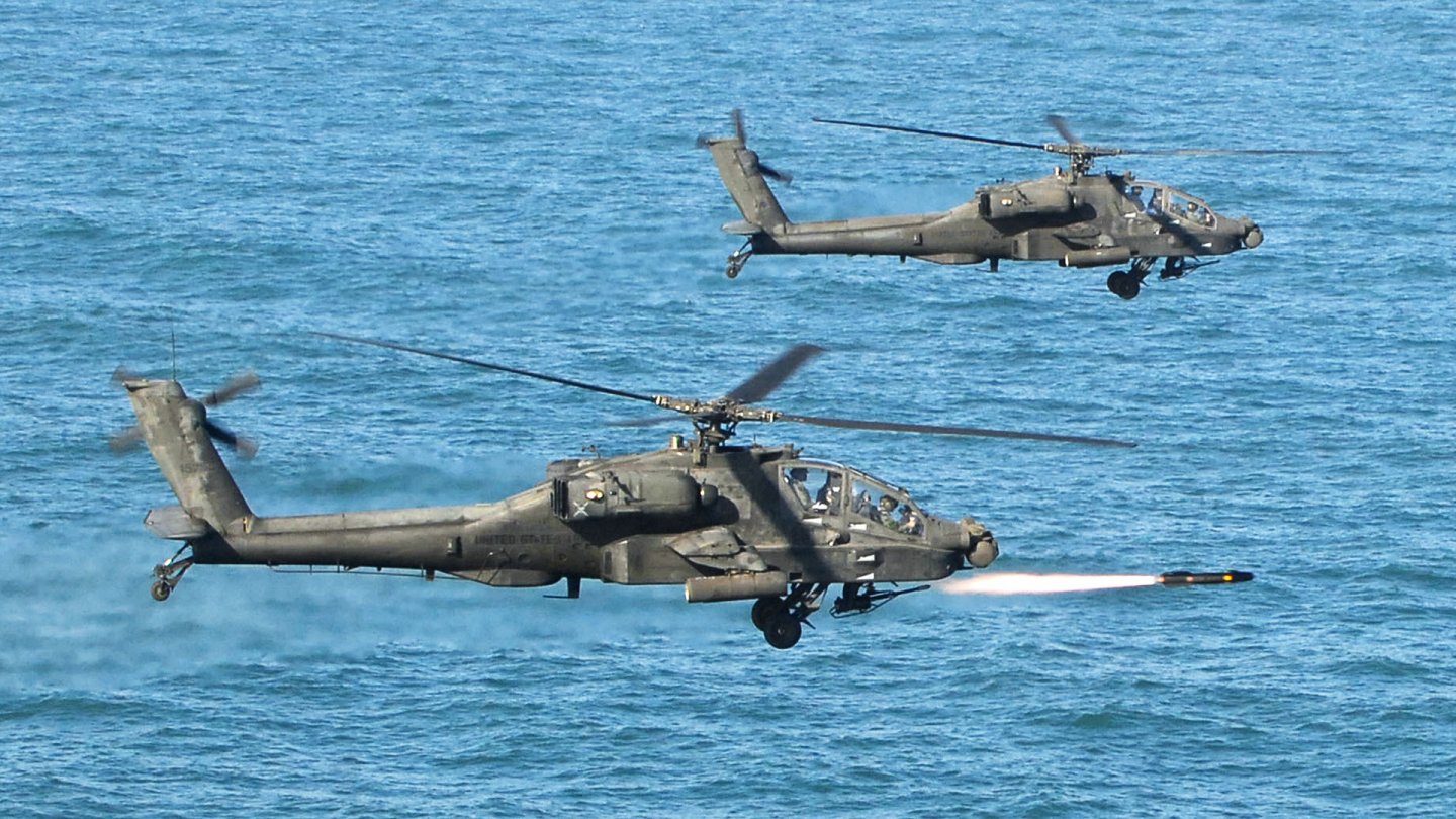Apache-Iran-boat.jpg