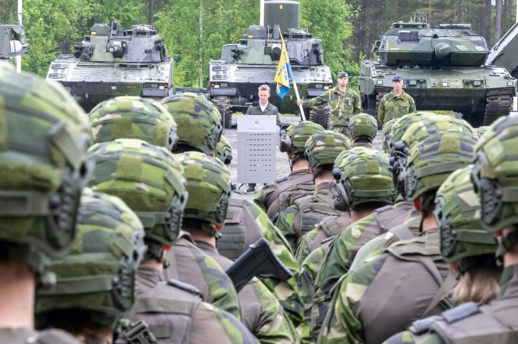 The NATO Forward Land Forces Finland has been established on June 6, 2026, in Boden, Finland. General Markus Laubenthal, SHAPE Chief of Staff, assumed Command of the Swedish Regiment in presence of the Swedish Minister of Defence Pål Jonson. The FLF Finland will be the 9th FLF in SACEURs AoR. NATO Photo by OR-7 Dennis Sattler