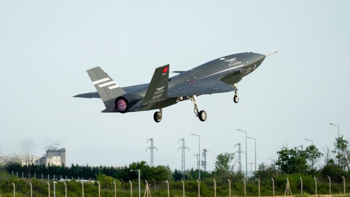 Turkey’s ‘Fighter Drone’ Teamed With M-346 Fighter-Trainer In Autonomy Trials