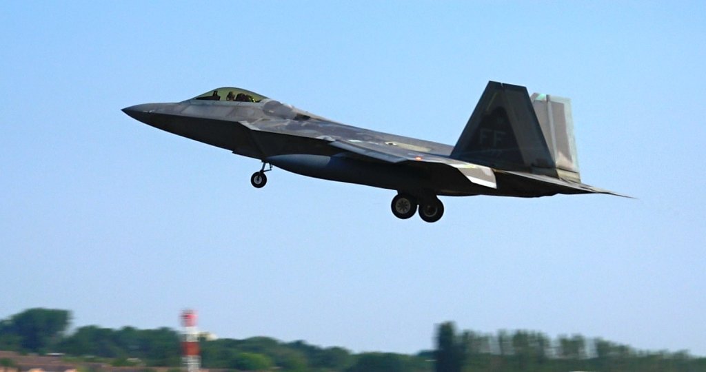 F-22 Raptors Return To UK After Iran Deployment