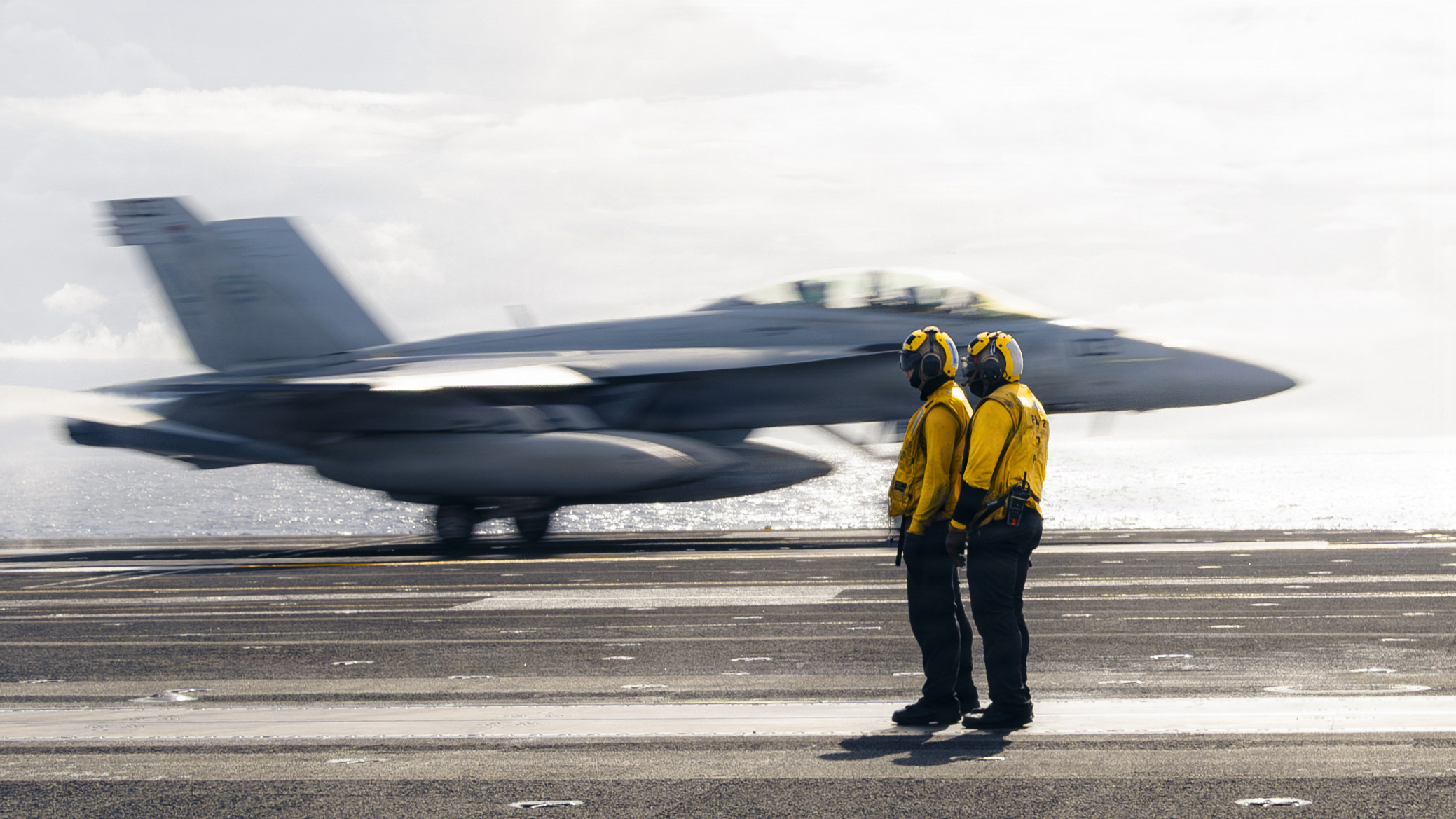 An F/A-18 Super Hornet, attached to Strike Fighter Squadron (VFA) 27, takes off from the flight deck of Nimitz-class aircraft carrier USS George Washington (CVN 73) while underway in the Philippine Sea, July 11, 2026. The George Washington Carrier Strike Group (GWACSG) is operating in the U.S. 7th Fleet area of operations. George Washington is the U.S. Navy’s premiere forward-deployed aircraft carrier, a long-standing symbol of the United States’ commitment to maintaining a free and open Indo-Pacific, while operating alongside allies and partners across the U.S. Navy’s largest numbered fleet. (U.S. Navy photo by Mass Communication Specialist 2nd Class Ana Souza Young)