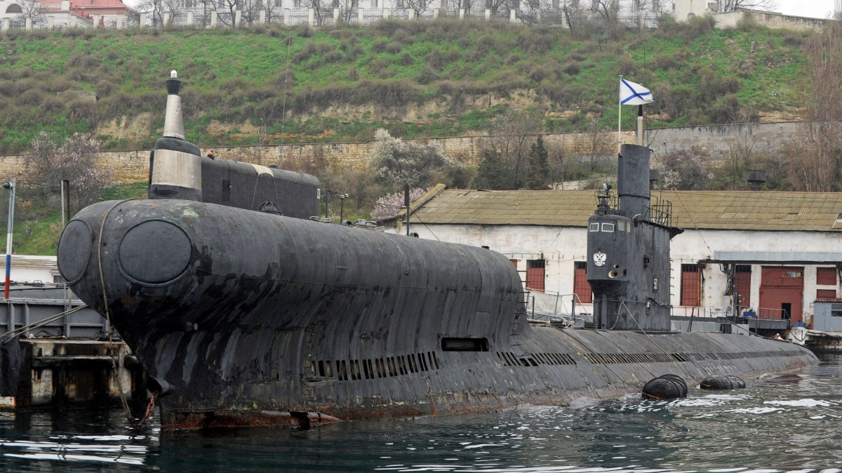 This Soviet Sub’s Bizarre ‘Double-Barrel’ Bow Was Built To Test Exotic Weapons