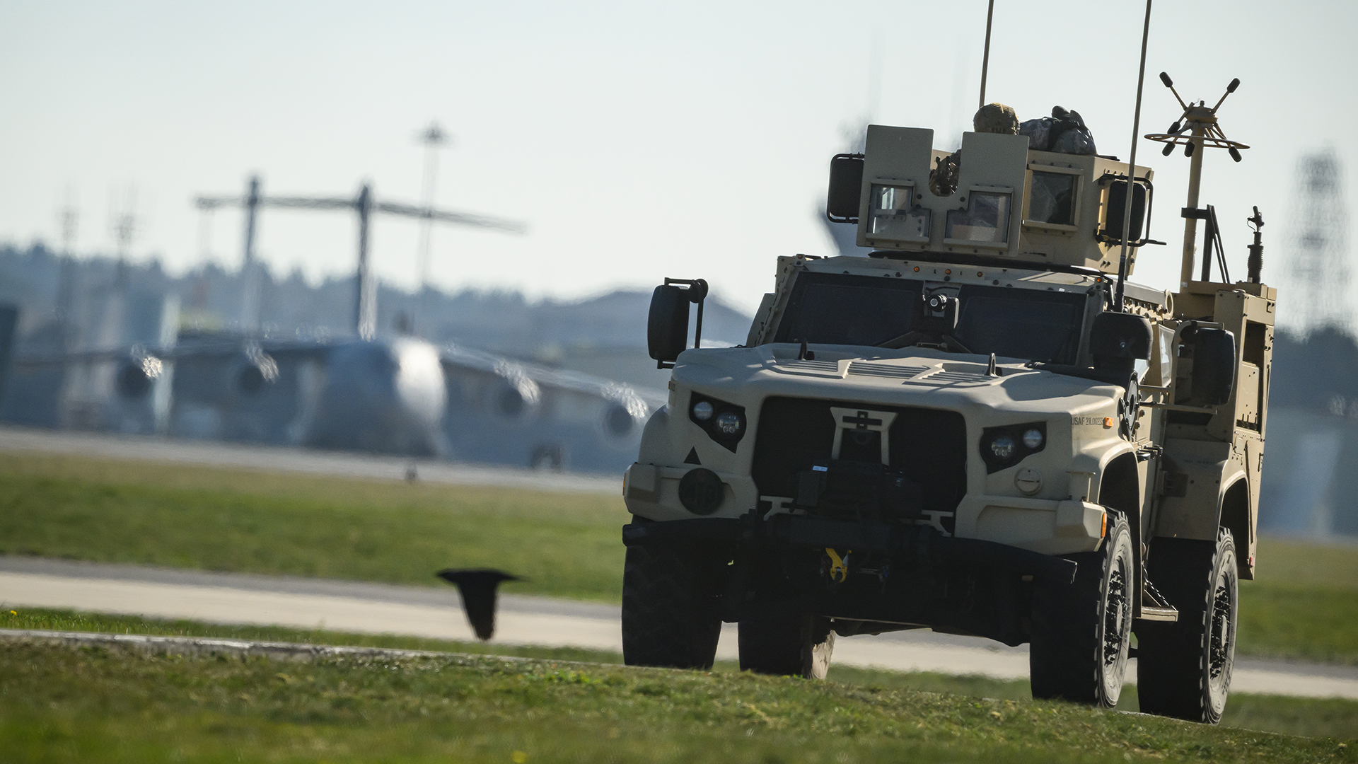 IISS Report: Russia 'Highly Likely' Behind Drone Incursions Over US Bases in England