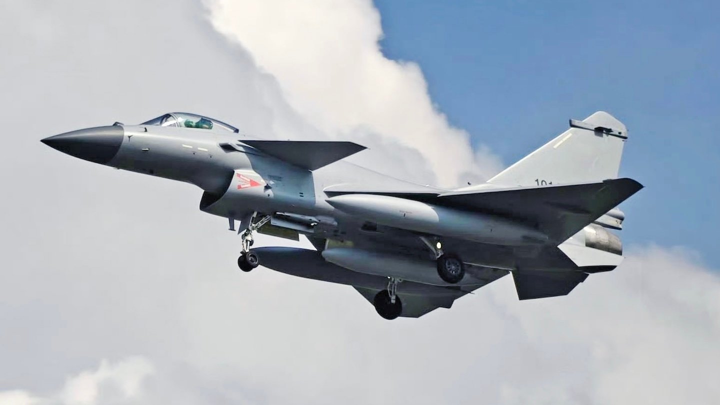 Bangladesz negocjuje zakup chińskich myśliwców J-10CE