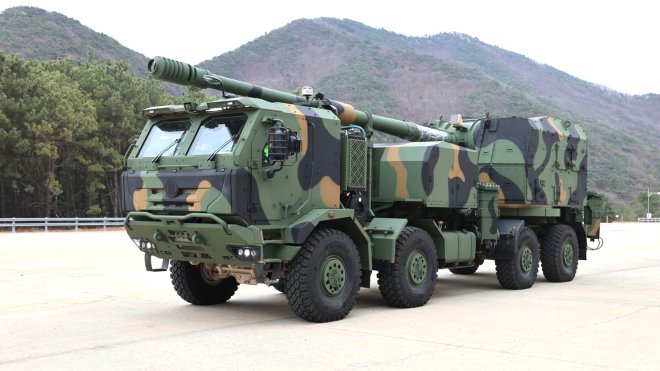 The U.S. Army has chosen Hanwha Defense USA to advance alone to the next phase of its Mobile Tactical Cannon (MTC) program.