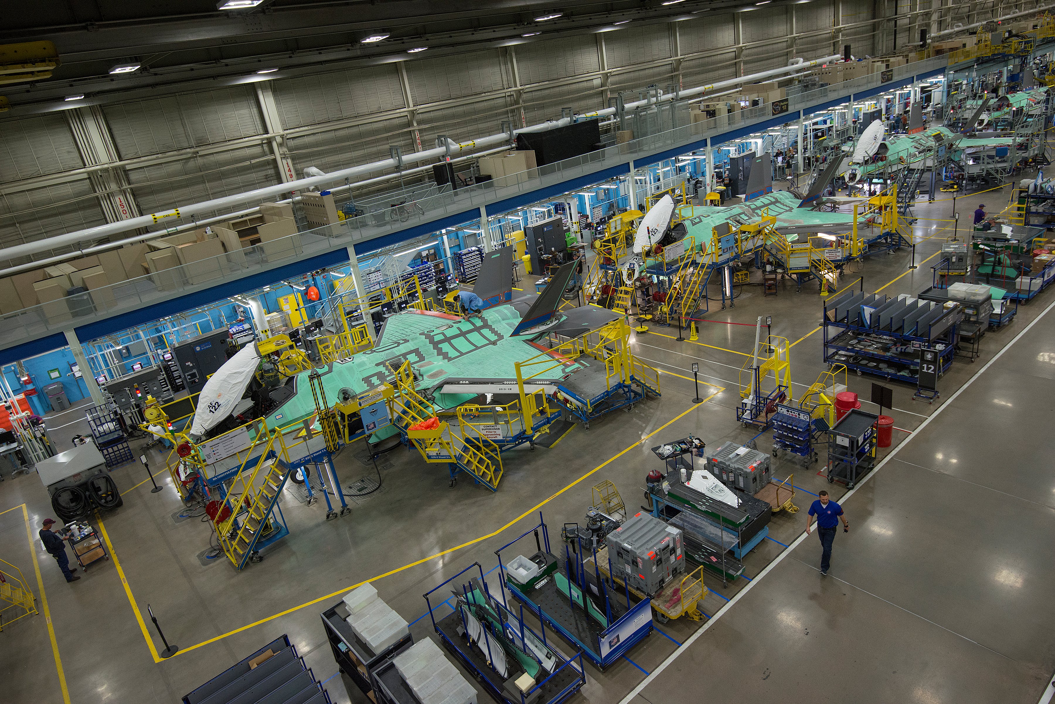 Lockheed Martin Fort Worth Texas Photo by Alexander H Groves Production Line from Monorail FP170764 1707383 JSF F-35 AF Plant 4 04_06_17 Leeya Davis Image has NOT been released FOUO FOR OFFICIAL USE ONLY