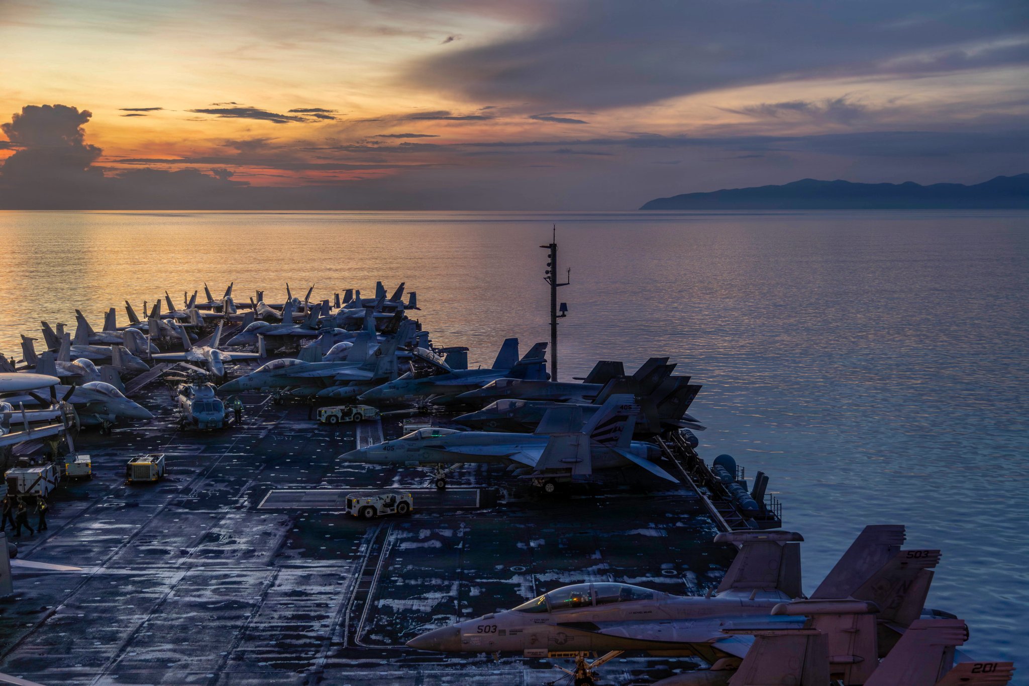 Lincoln transits the Philippine Sea. U.S. Navy photo