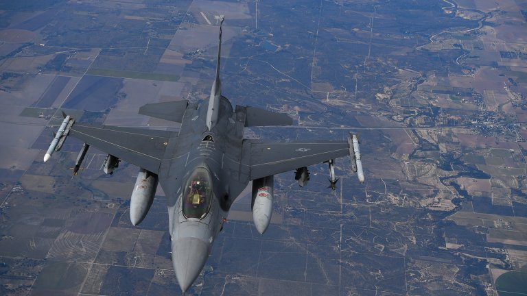 F-16 crashes in Michigan