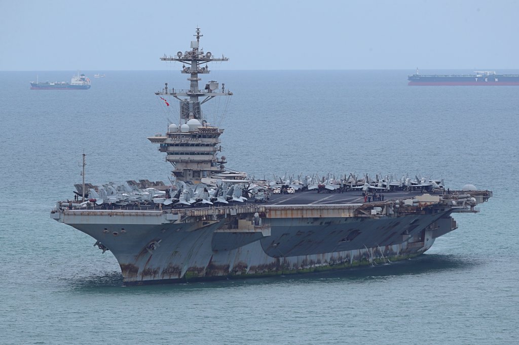 SI RACHA, THAILAND - SEPTEMBER 02: The USS Abraham Lincoln (CVN-72) aircraft carrier arrives at Laem Chabang Port on September 02, 2026 in Si Racha, Thailand. The U.S. aircraft carrier is making a port visit to Thailand following an extended deployment in the Middle East. Nearly 5,000 sailors and Marines are aboard the carrier, with personnel expected to take shore leave in nearby Pattaya. (Photo by Thananuwat Srirasant/Getty Images)