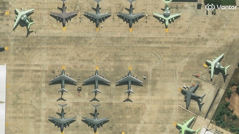 New imagery has emerged of China’s new heavyweight airborne early warning and control (AEW&C) platform, known variously as the KJ-3000 or KJ-20.