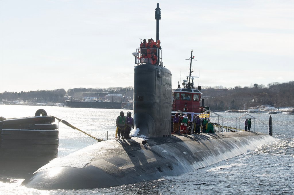 The future USS Idaho (SSN 799) pulls into Submarine Base New London in Groton, Conn. for the first time on Monday, December 15, 2025. The future USS Idaho was delivered to the Navy from General Dynamics Electric Boat shipbuilding facility down river after recently completing a series of at-sea testing. When commissioned in the spring, Idaho will be the 26th Virginia class attack submarine and fifth U.S. Navy ship to be named for the Gem State. (U.S. Navy Photo by John Narewski)