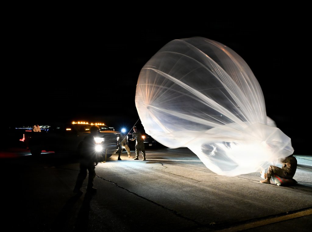 U.S. Army Soldiers from Multi-Domain Command–Europe deploy High Altitude Balloons at Tahachapi Airfield, April 22, 2026. The High Altitude Balloon is used to gather intelligence, surveil and perform reconnaissance. (U.S. Army photo by Staff Sgt. Rajheem Dixon, Multi-Domain Command–Europe)