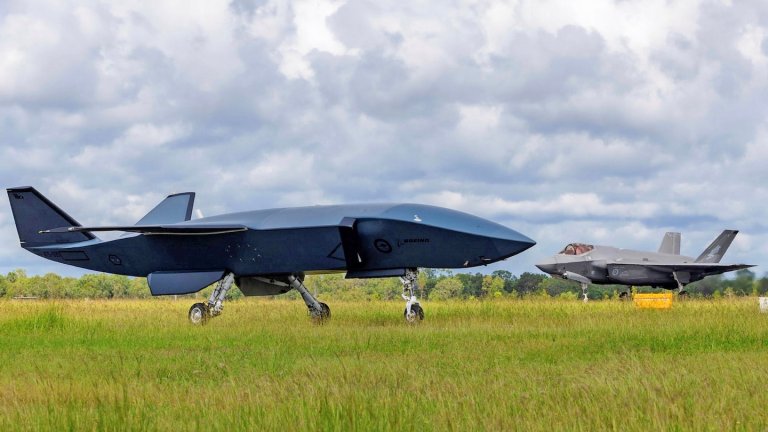 MQ-28 and F-35A of the Royal Australian Air Force.